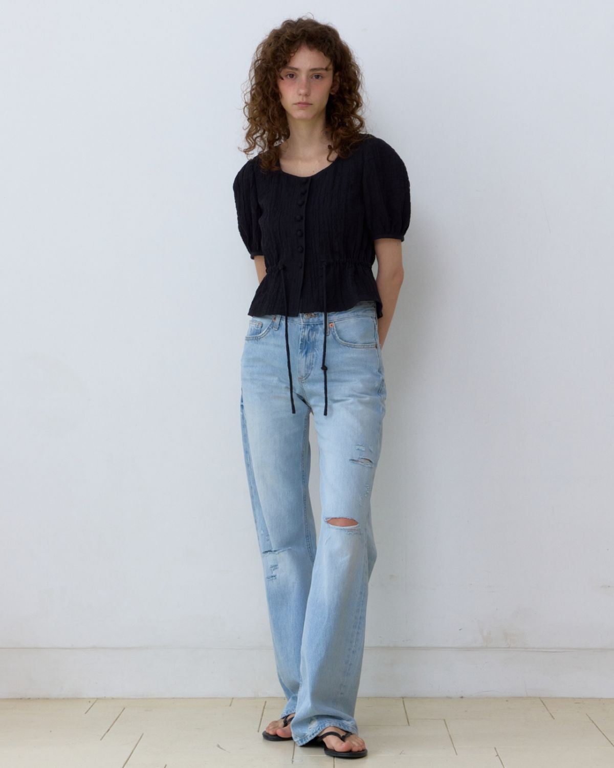 어나우트(UNNOUT) CRINKLE NATURAL BLOUSE BLACK