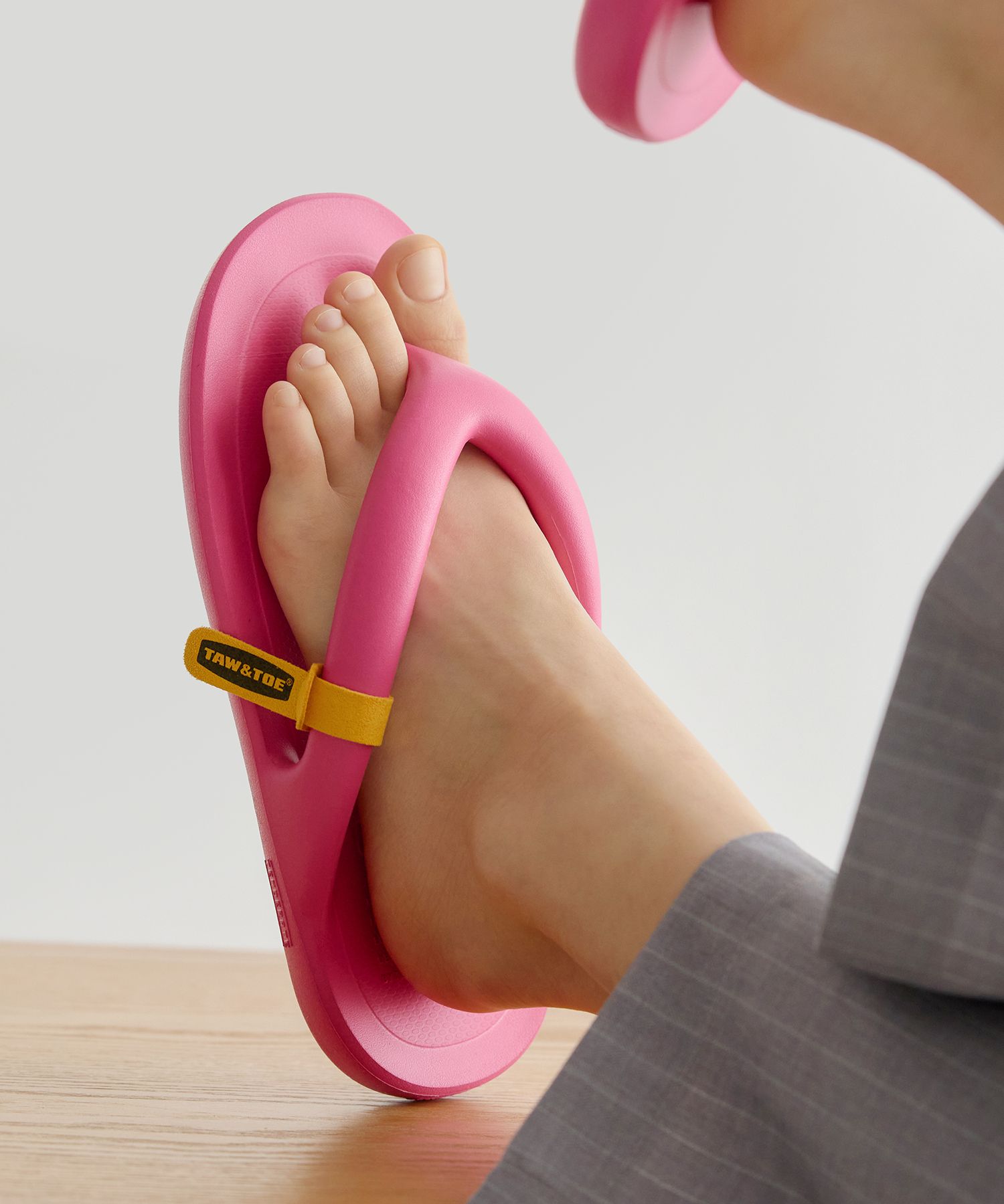 MUSINSA | TAW&TOE Zerovity FLAT Pink
