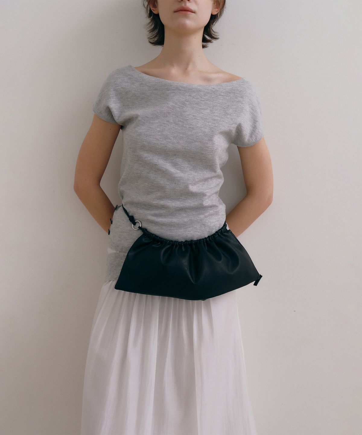 로우타이드(LOW TIDE) STRAP SHIRRING BAG [BLACK]