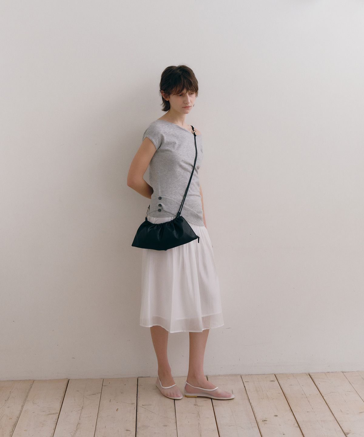 로우타이드(LOW TIDE) STRAP SHIRRING BAG [BLACK]