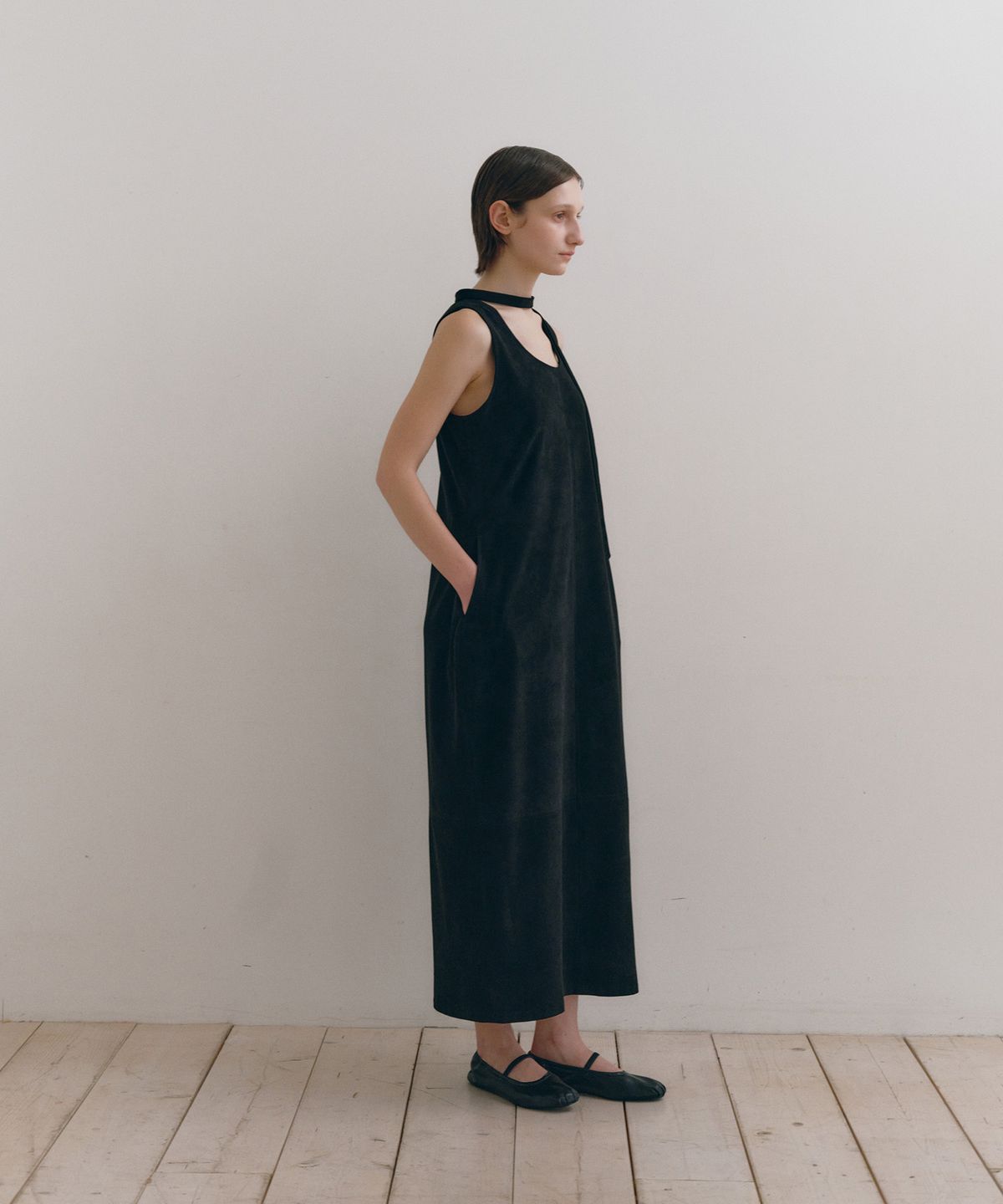 로우타이드(LOW TIDE) SUEDE BALLOON DRESS [BLACK]
