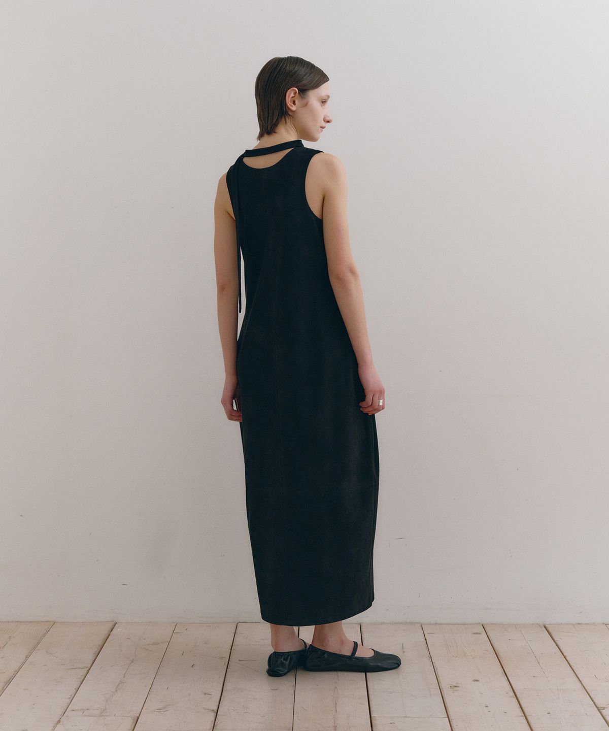 로우타이드(LOW TIDE) SUEDE BALLOON DRESS [BLACK]