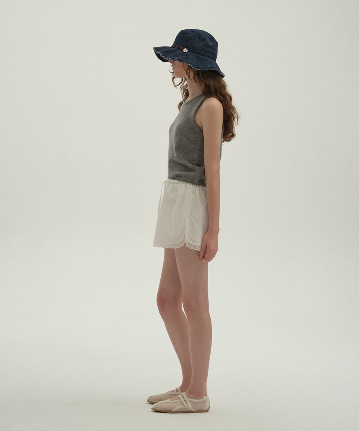 클로르(CLOR) COTTON LACE SHORTS - 2 colors