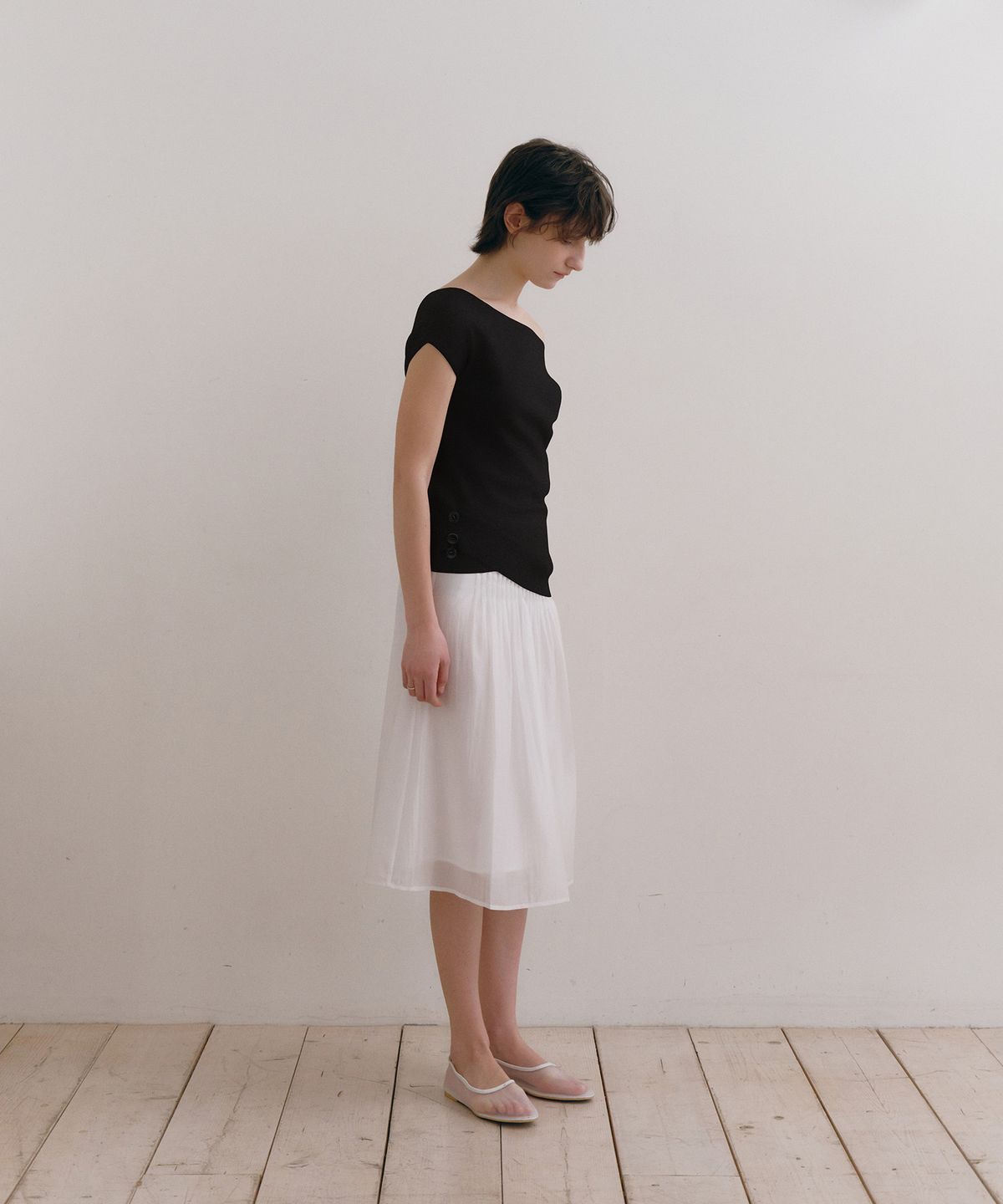로우타이드(LOW TIDE) HEM SLIT BOATNECK KNIT [BLACK]