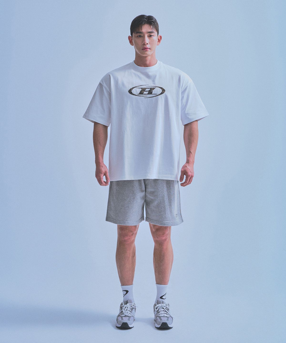 본투윈(BORN TO WIN) CAMO B LOGO T-SHIRTS [WHITE]