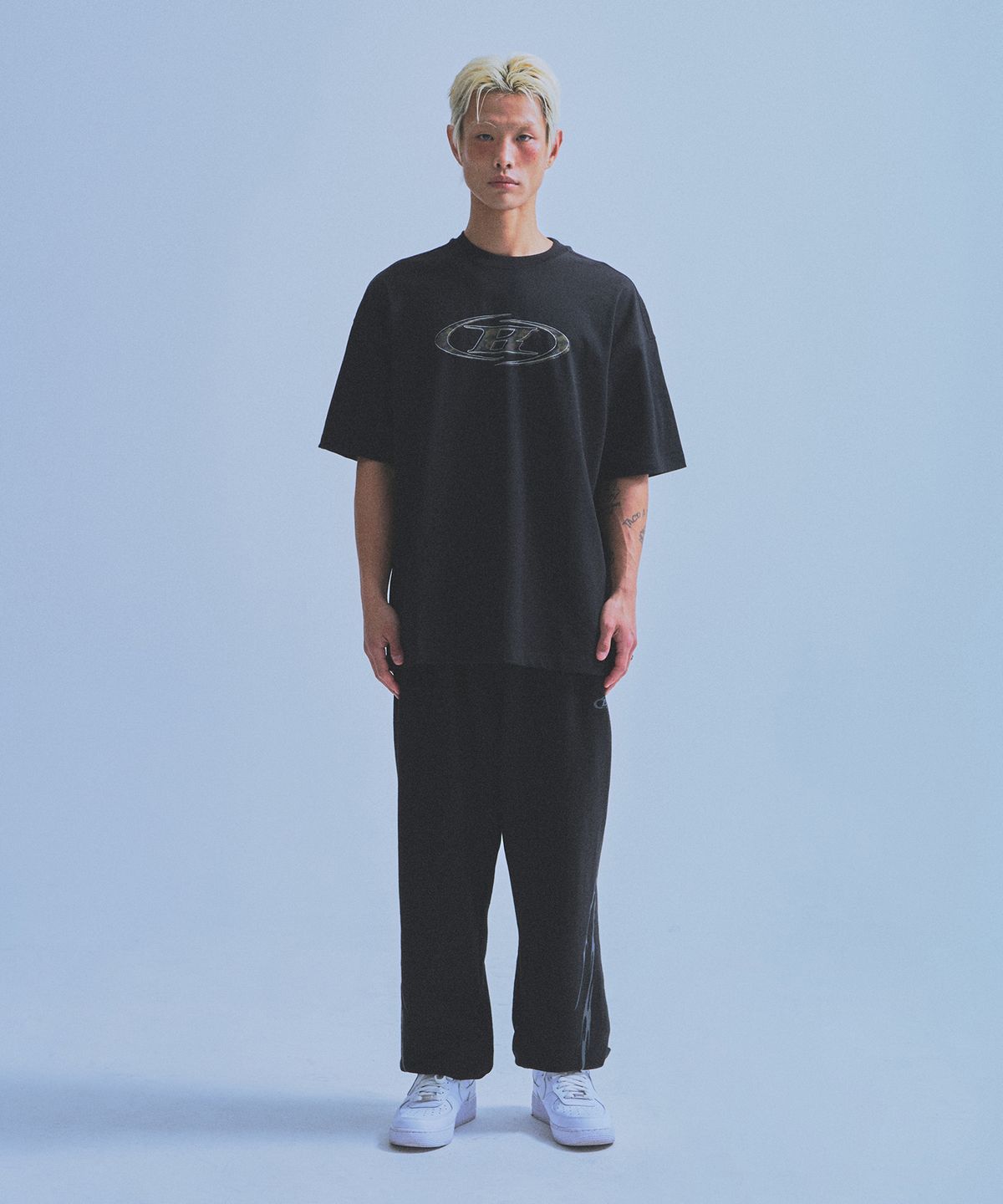본투윈(BORN TO WIN) CAMO B LOGO T-SHIRTS [BLACK]