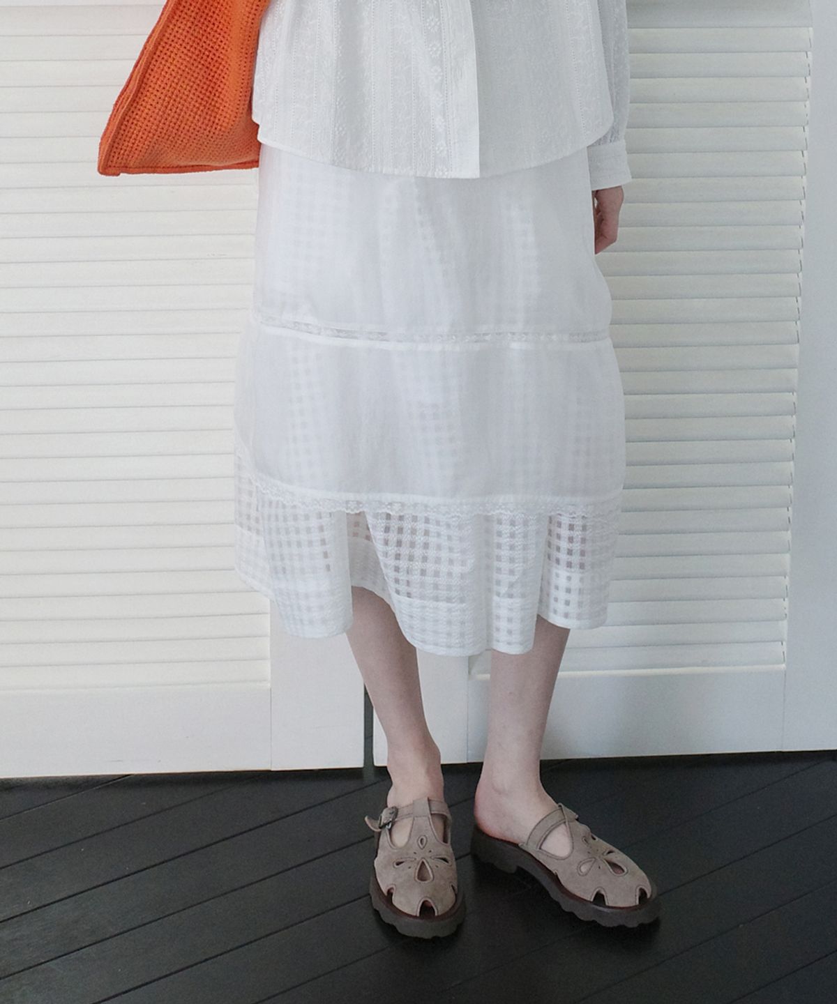 클로르(CLOR) BEADS SHEER MIDI SKIRT - 3 colors
