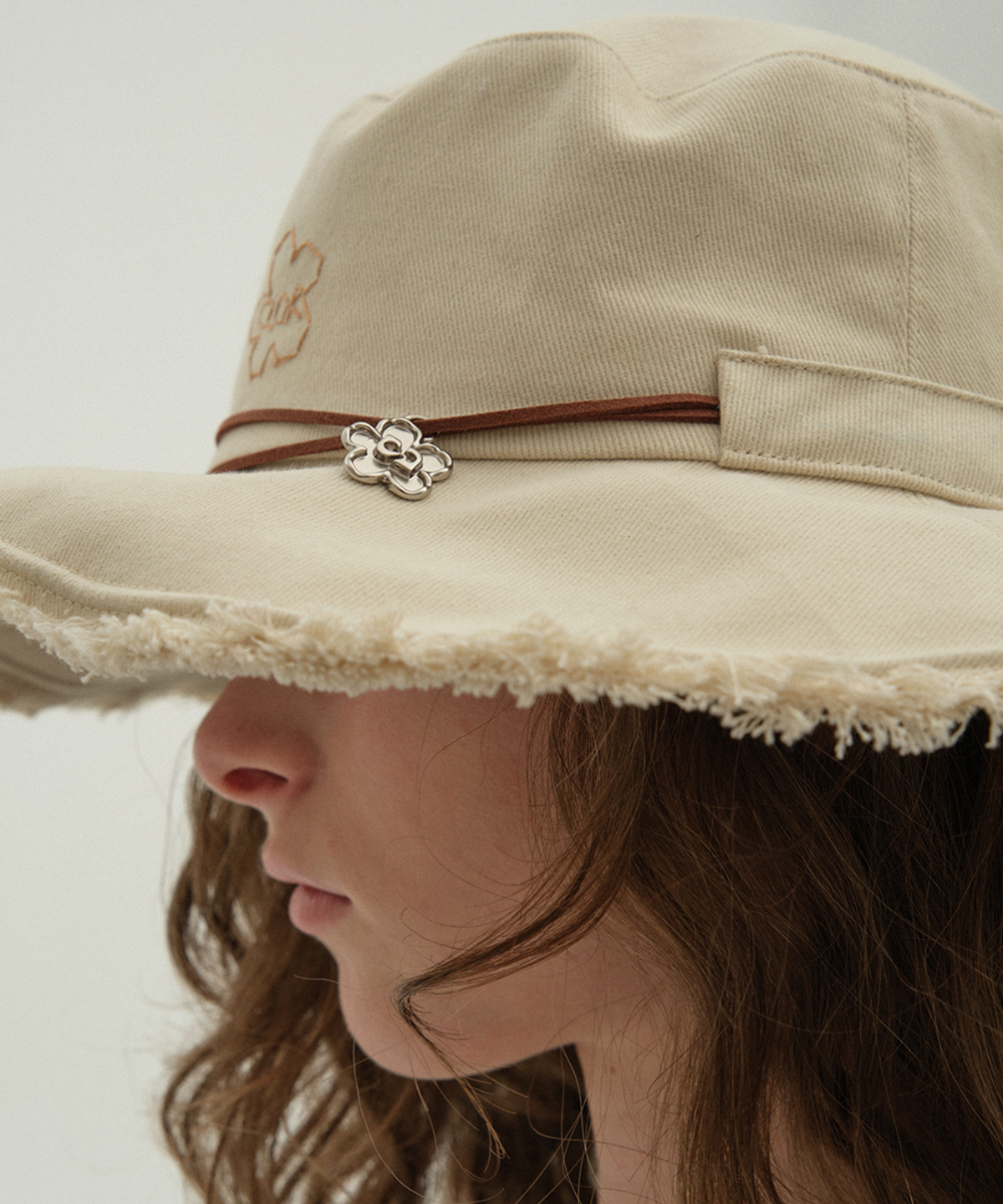 클로르(CLOR) FLOWER EMBROIDERY HAT - 5 colors