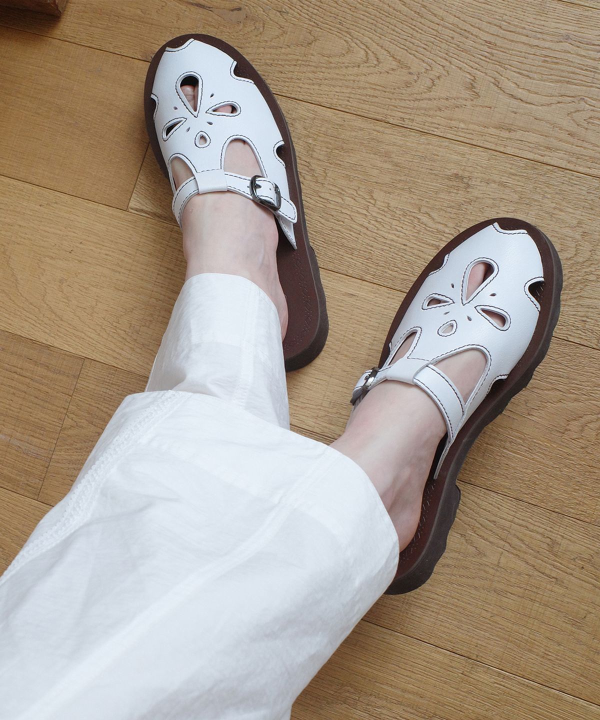 클로르(CLOR) PETAL CUTOUT SLIPPERS - 2 colors