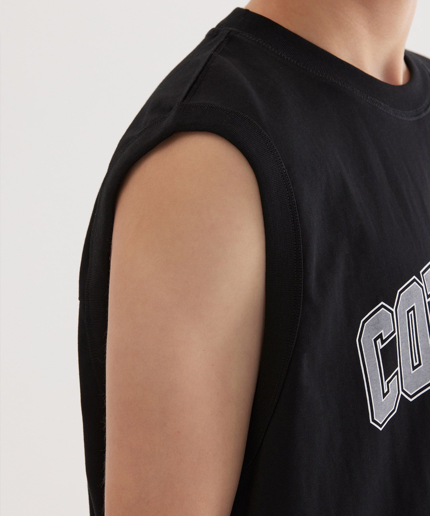 【COVERNAT】Arch 08 Logo Sleeveless Black MUSINSA公式 | COVERNAT Arch 08 Logo Sleeveless Black