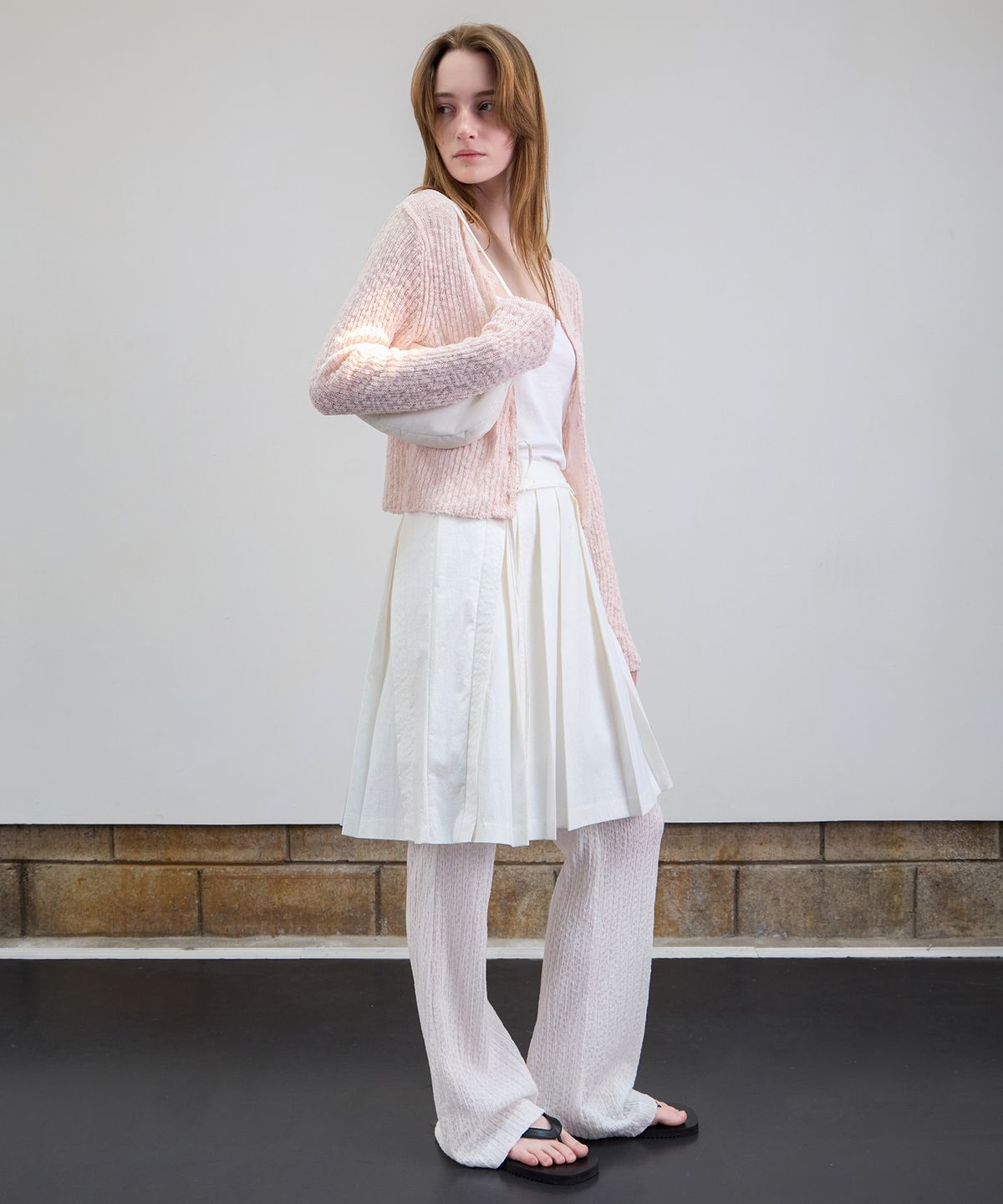르바(LEVAR) Crispy Pleated Skirt - Off White