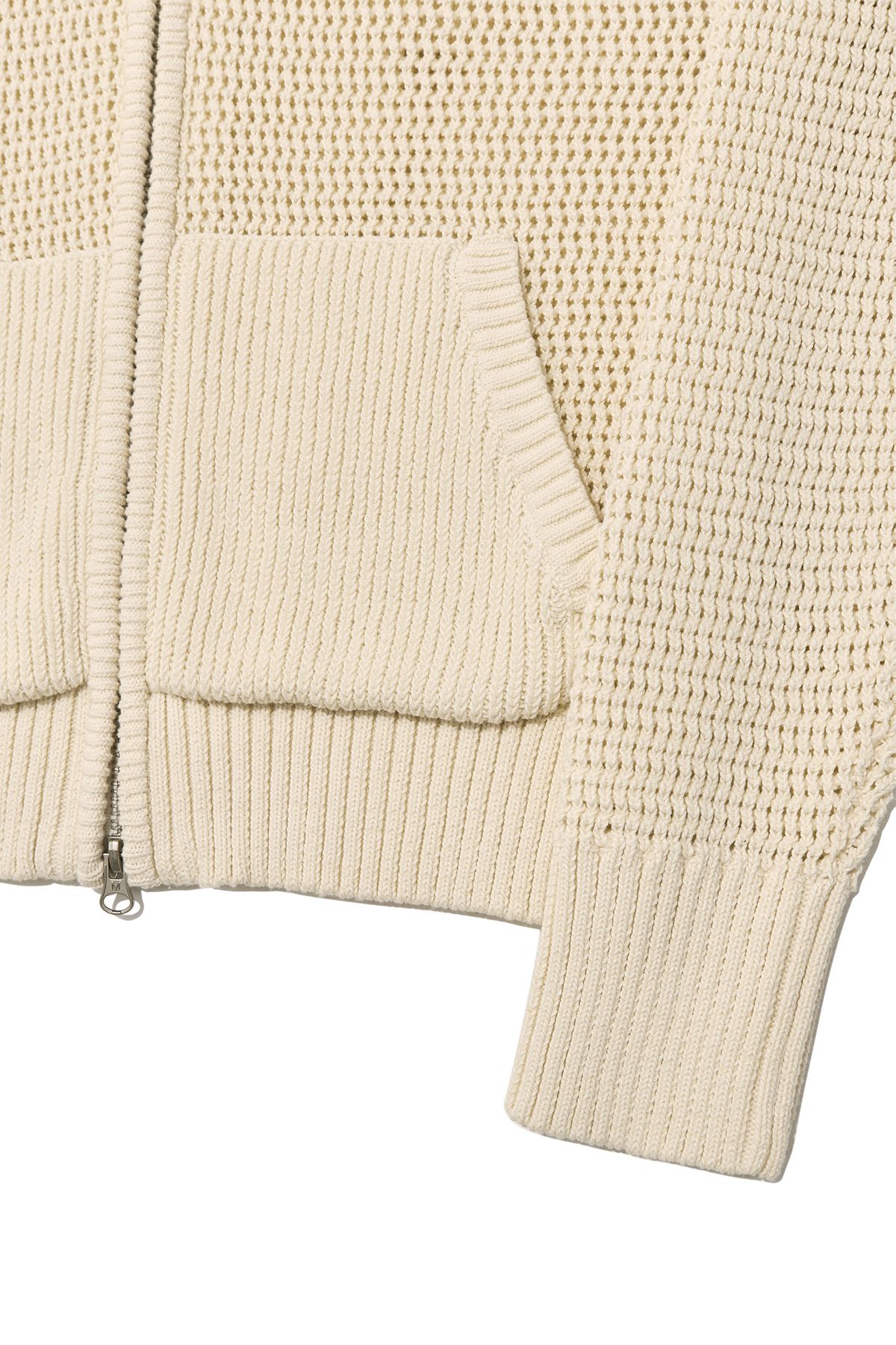 APPLIQUE LOGO PATCH TOP IN CREAM – Matin Kim