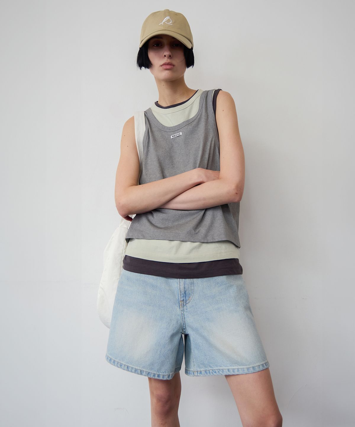 르바(LEVAR) Classic Staple Denim Shorts - Light Blue