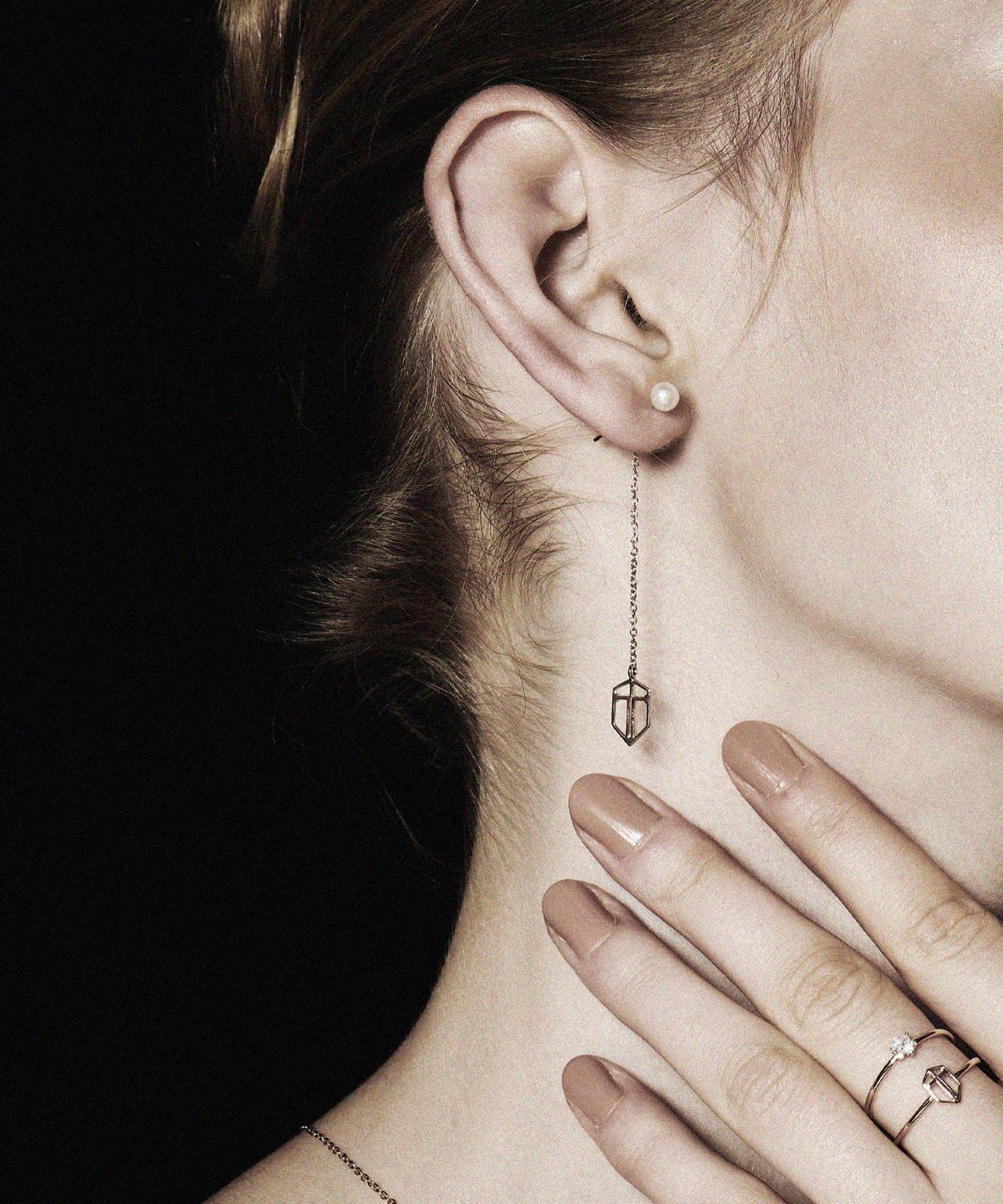 트렌카디즘(TRENCADISM) 앤드류 귀걸이 14K 골드  담수진주 이어링 ANDREW Earring ADE50DRPL