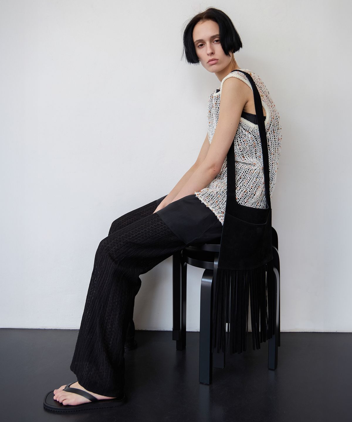 르바(LEVAR) Boho Suede Fringe Bag - Black