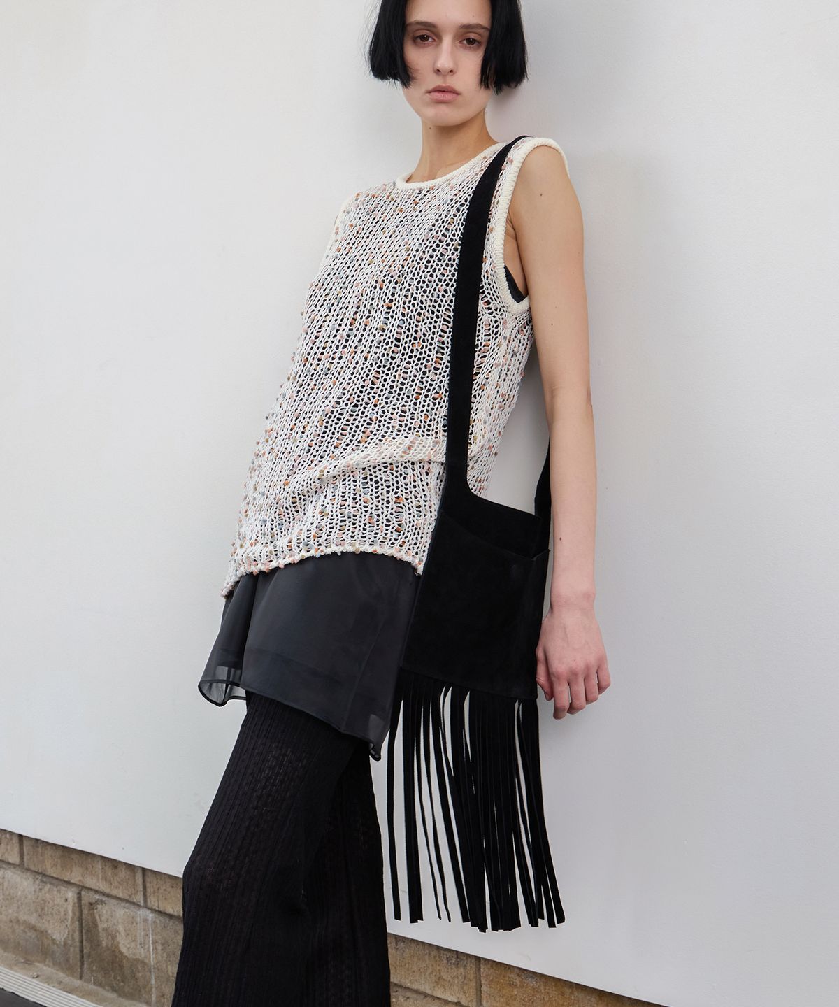 르바(LEVAR) Boho Suede Fringe Bag - Black