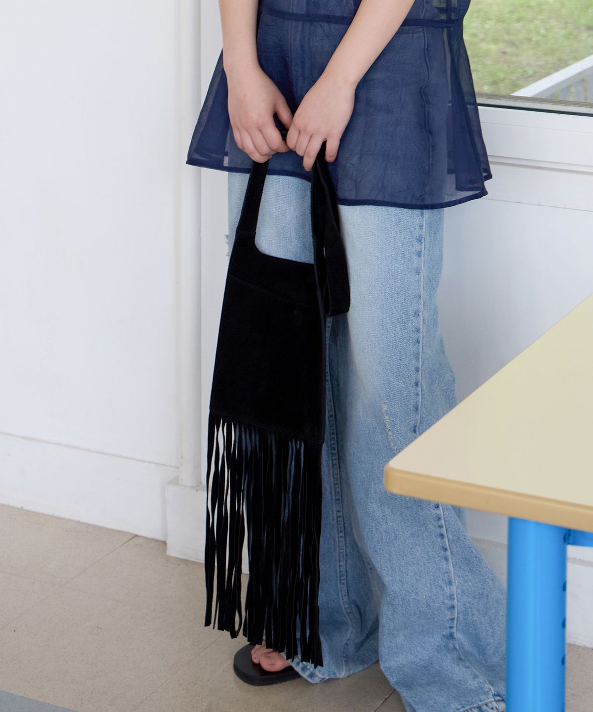 르바(LEVAR) Boho Suede Fringe Bag - Black