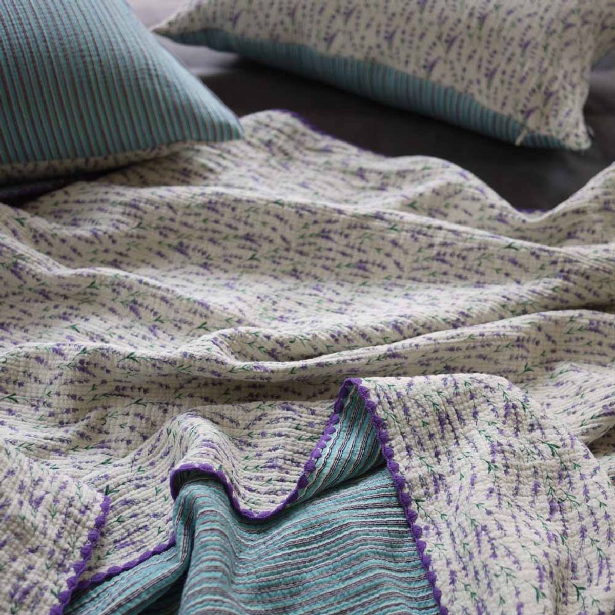 봄봄패브릭스(BOMBOM FABRICS) Triple Cotton blanket (violet small flower + sky stripe)