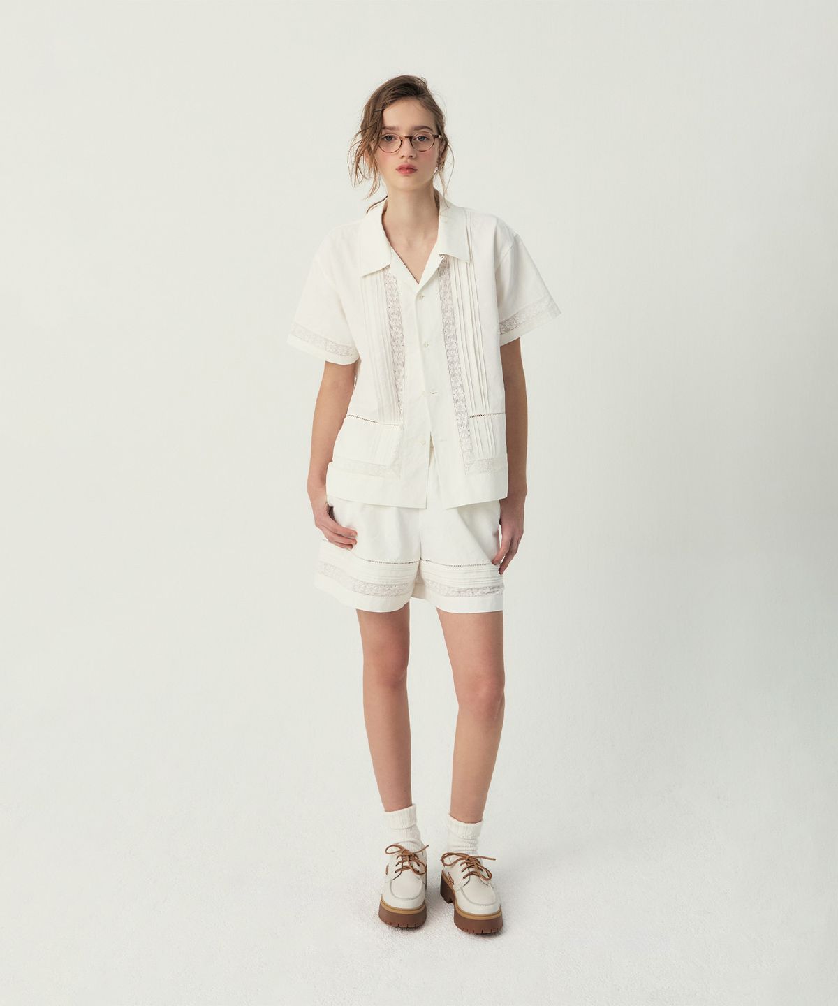 그로브(GROVE) ELLIS LACE SHORTS (IVORY)
