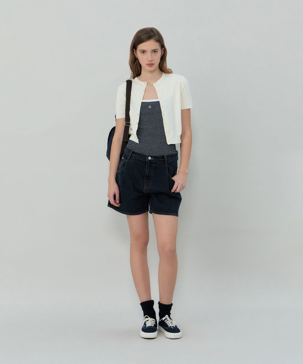 그로브(GROVE) CAVE DENIM SHORTS (DEEP BLUE)