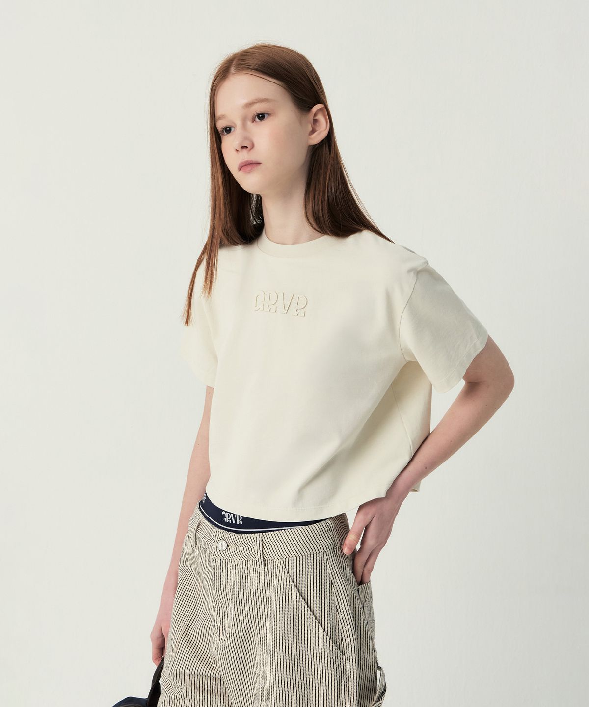 그로브(GROVE) GRVR APPLIQUE T-SHIRT (IVORY)