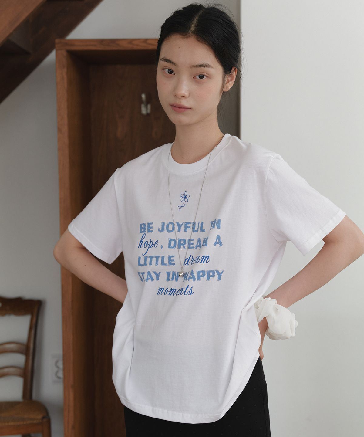 엽페(YUPPE) JOYFUL FLOWER T-SHIRT_WHITE