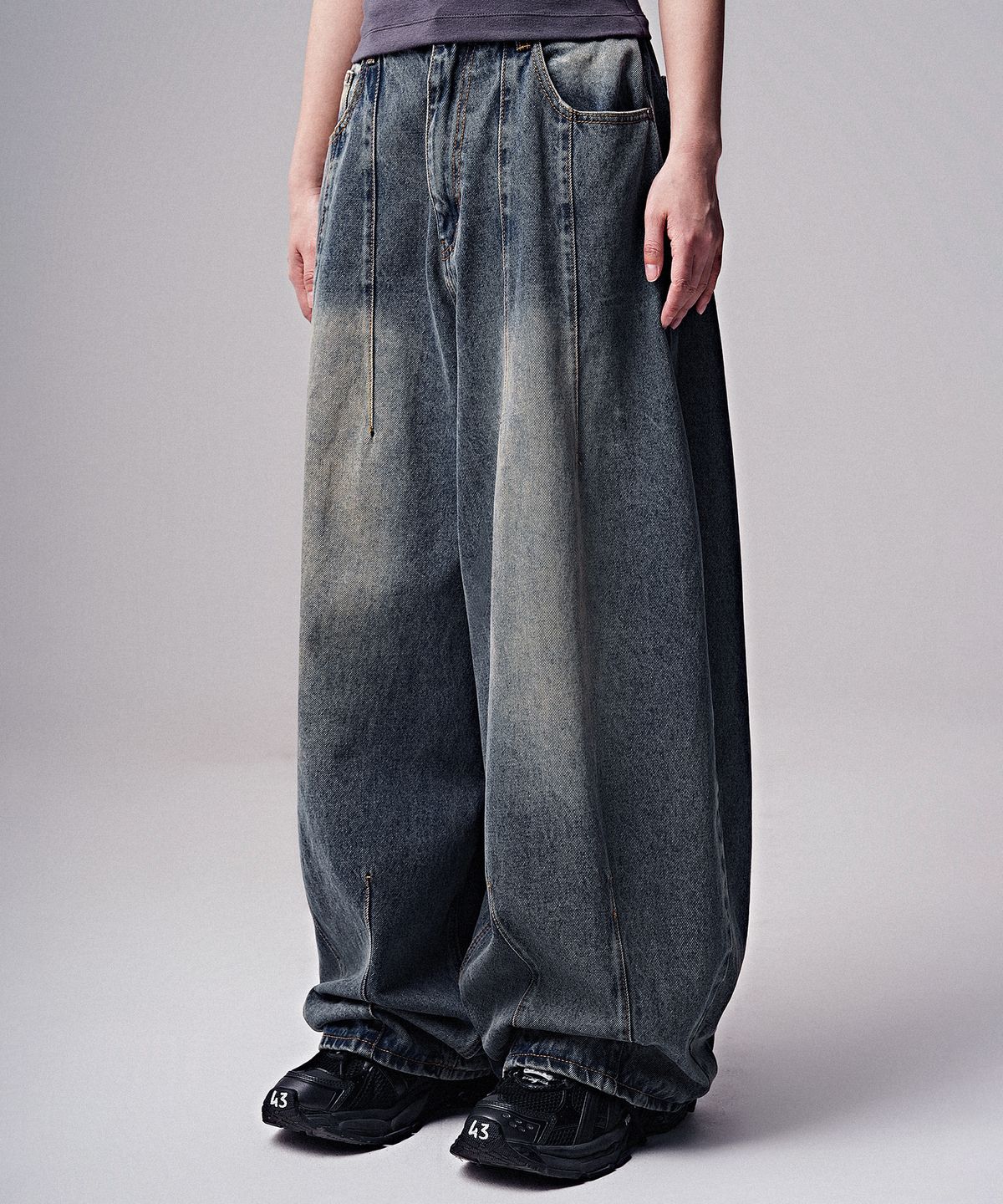 젠더스트(ZENDUST) Lun Super Wide Dart Denim Pants BLACK