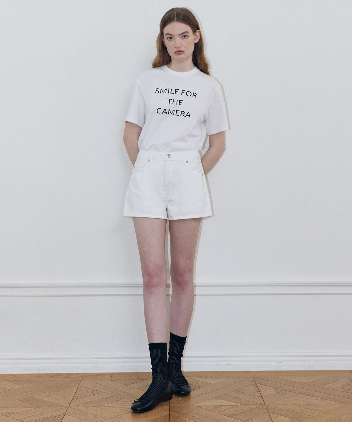 레이디 볼륨(LADY VOLUME) 디스트레스드 데님 쇼츠 (WHITE)