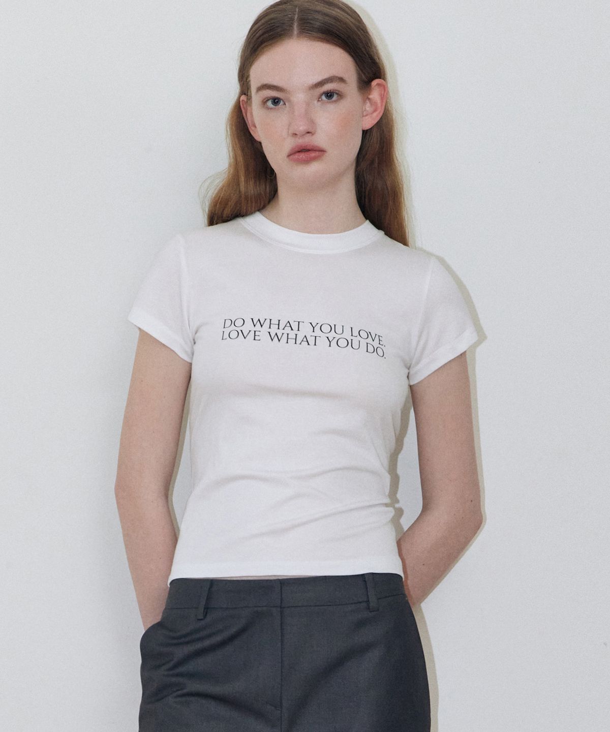 레이디 볼륨(LADY VOLUME) 두 왓 유 러브 티셔츠 (WHITE)