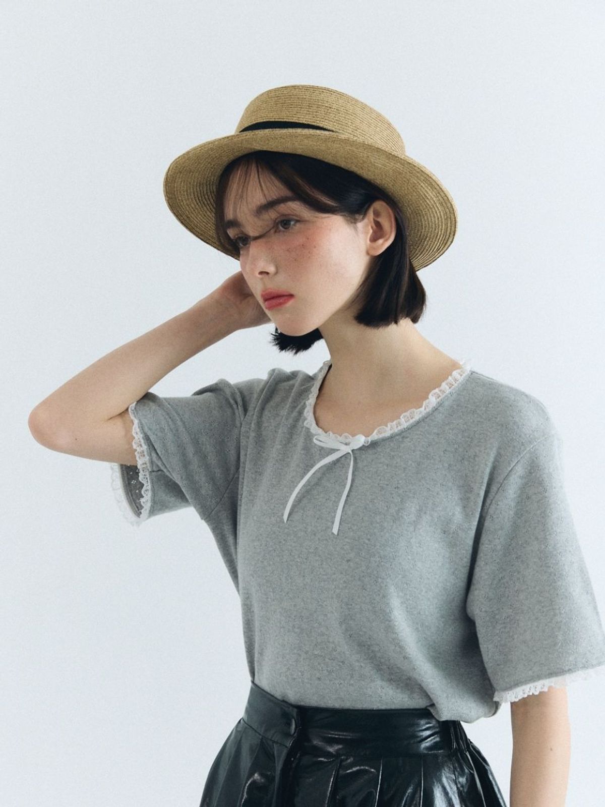 패브릭서울(FABRICSEOUL) lace ribbon tshirt