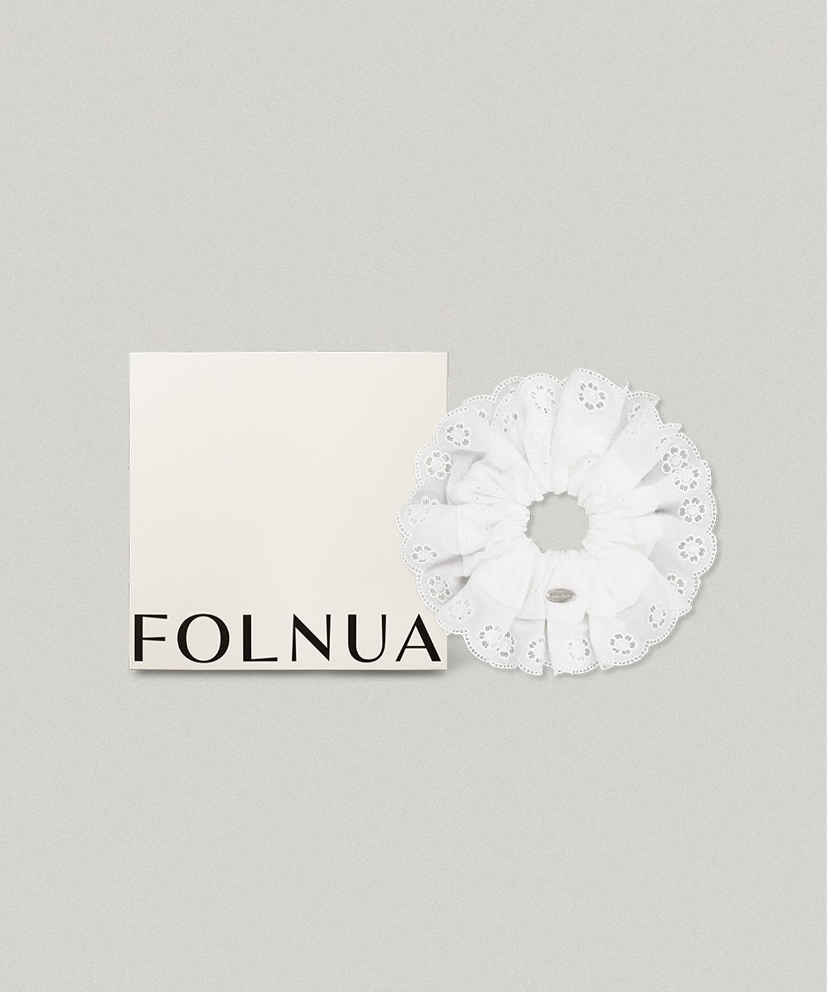 폴뉴아(FOLNUA) FLORAL LACE HAIR SCRUNCHIE [WHITE]