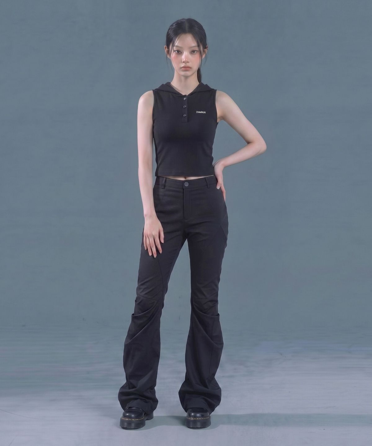 인어데이즈(INADAZE) 베이직 로고 후드 민소매 (블랙)
