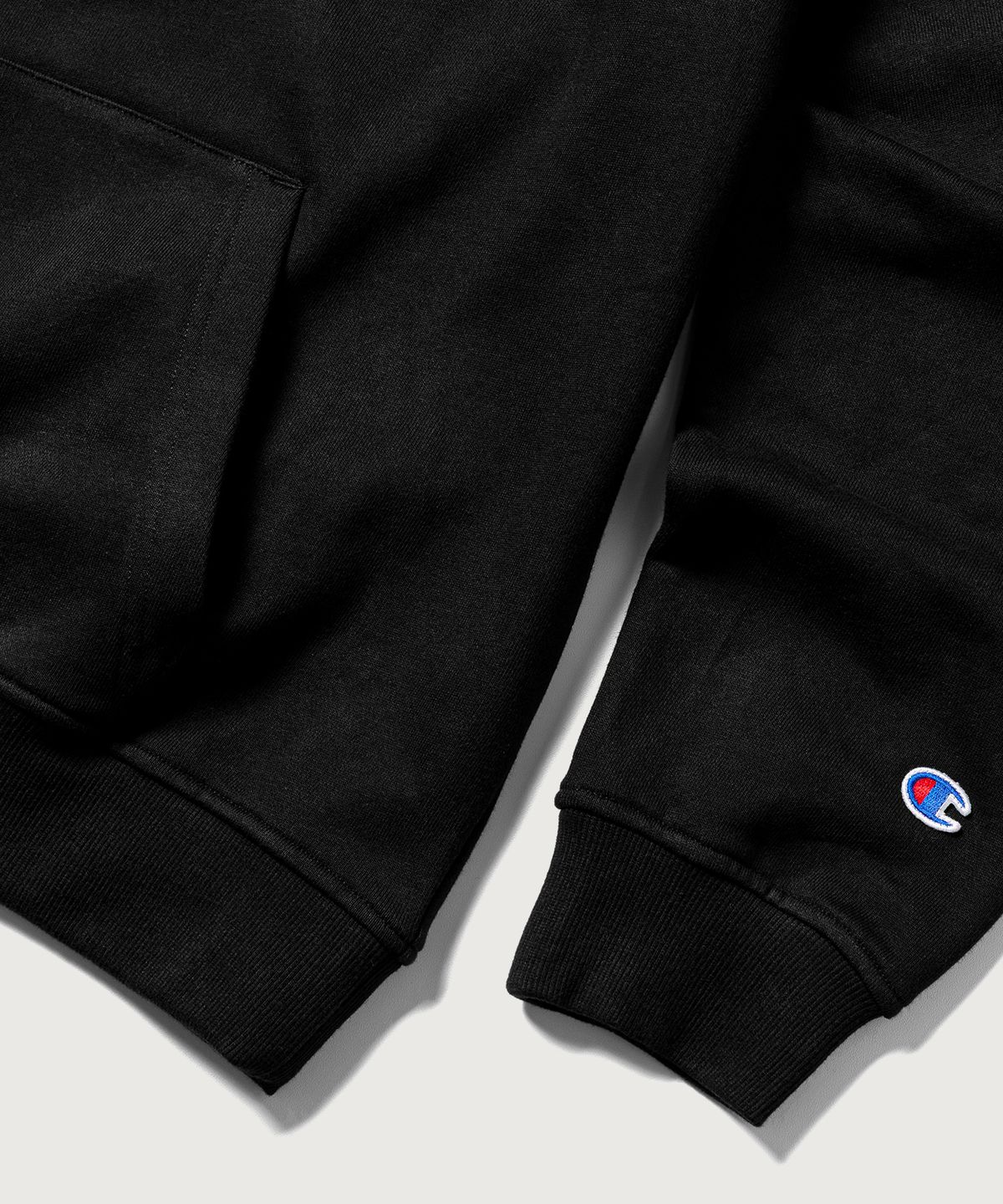 챔피온(CHAMPION) 챔피온 X 힙플페 X 키드밀리 스몰 로고 후드 티셔츠 Black