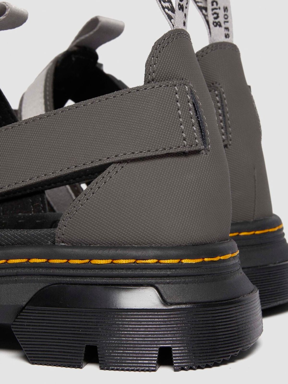 닥터마틴(DR.MARTENS) 피어슨 II - GRY / 40667020