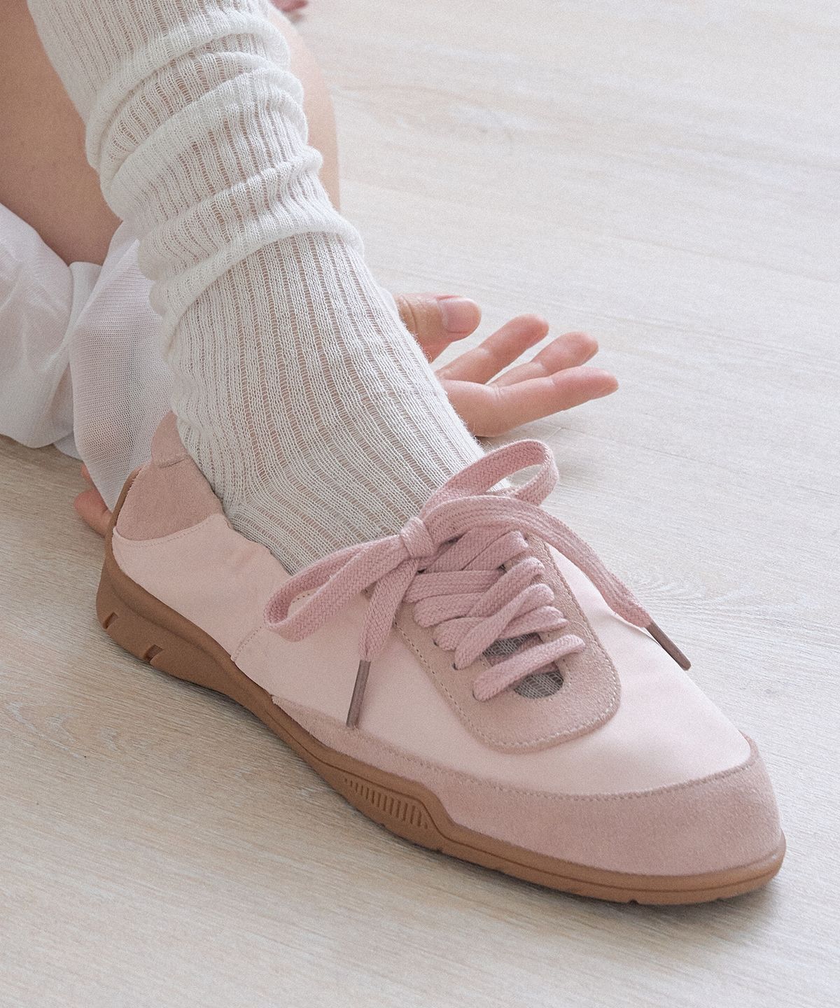 슈하이(SHOEHI) 아르비 소가죽 새틴 스니커즈(2Colors)_SN2025