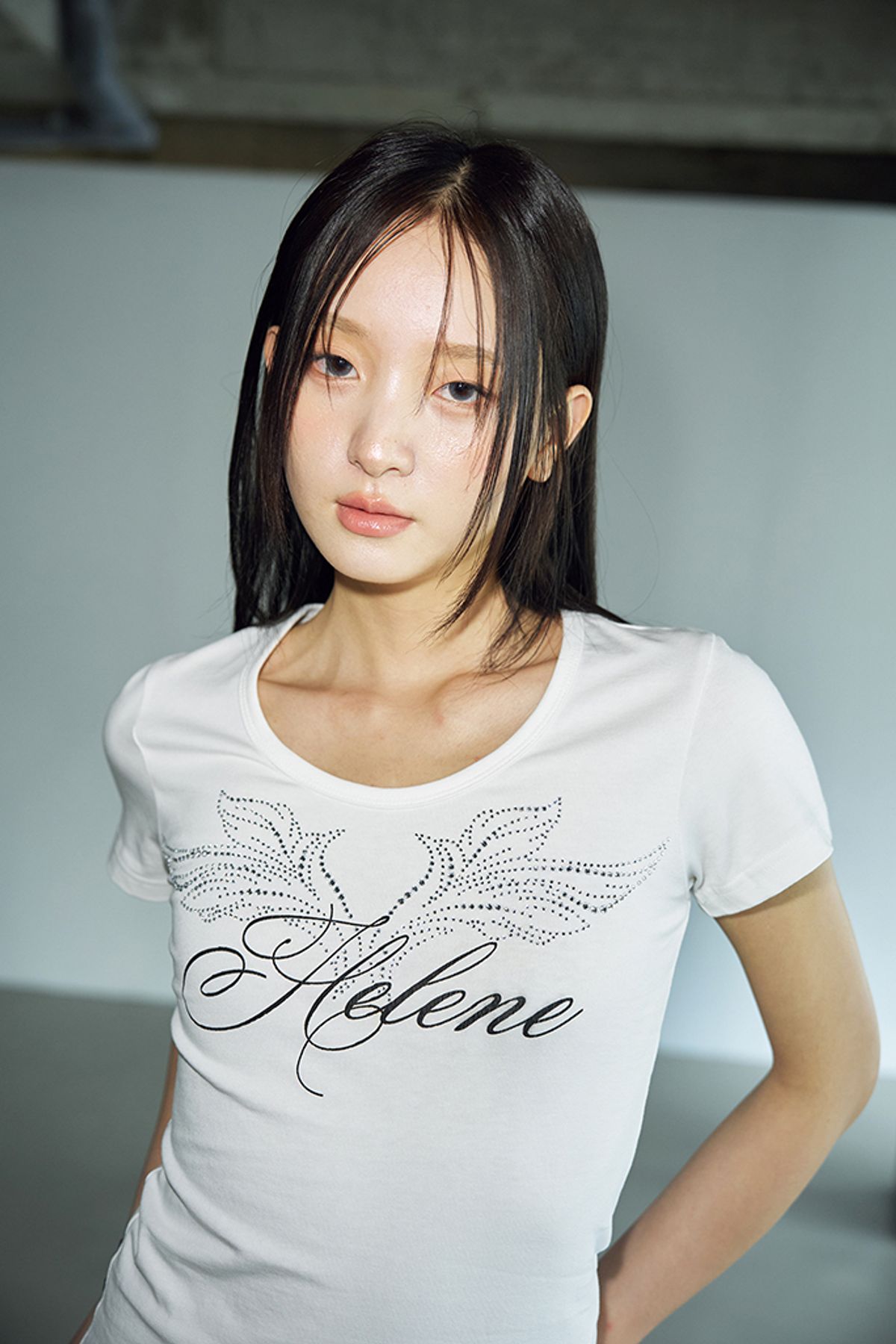 헬레네파리스(HELENE PARIS) 엔젤 레터링 큐빅 하프 티셔츠 [화이트]