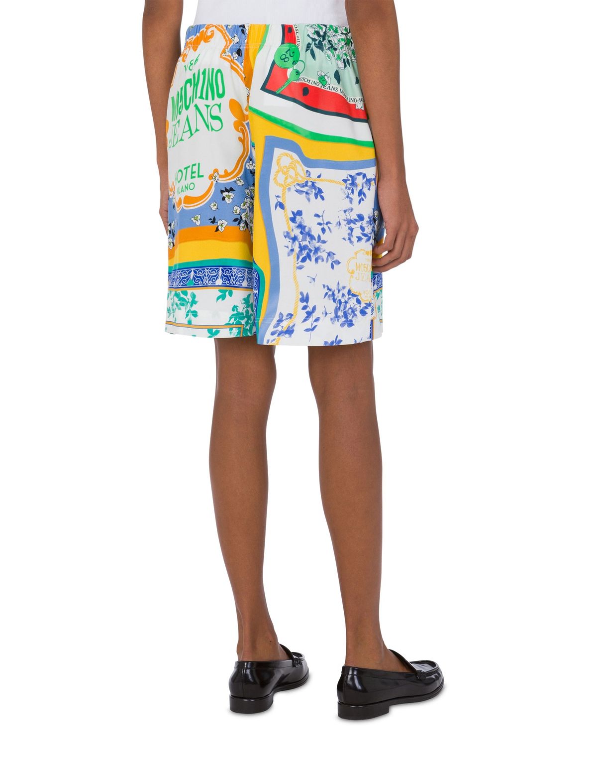 모스키노(MOSCHINO) 진스 크레이프 스카프 프린트 버뮤다 쇼츠