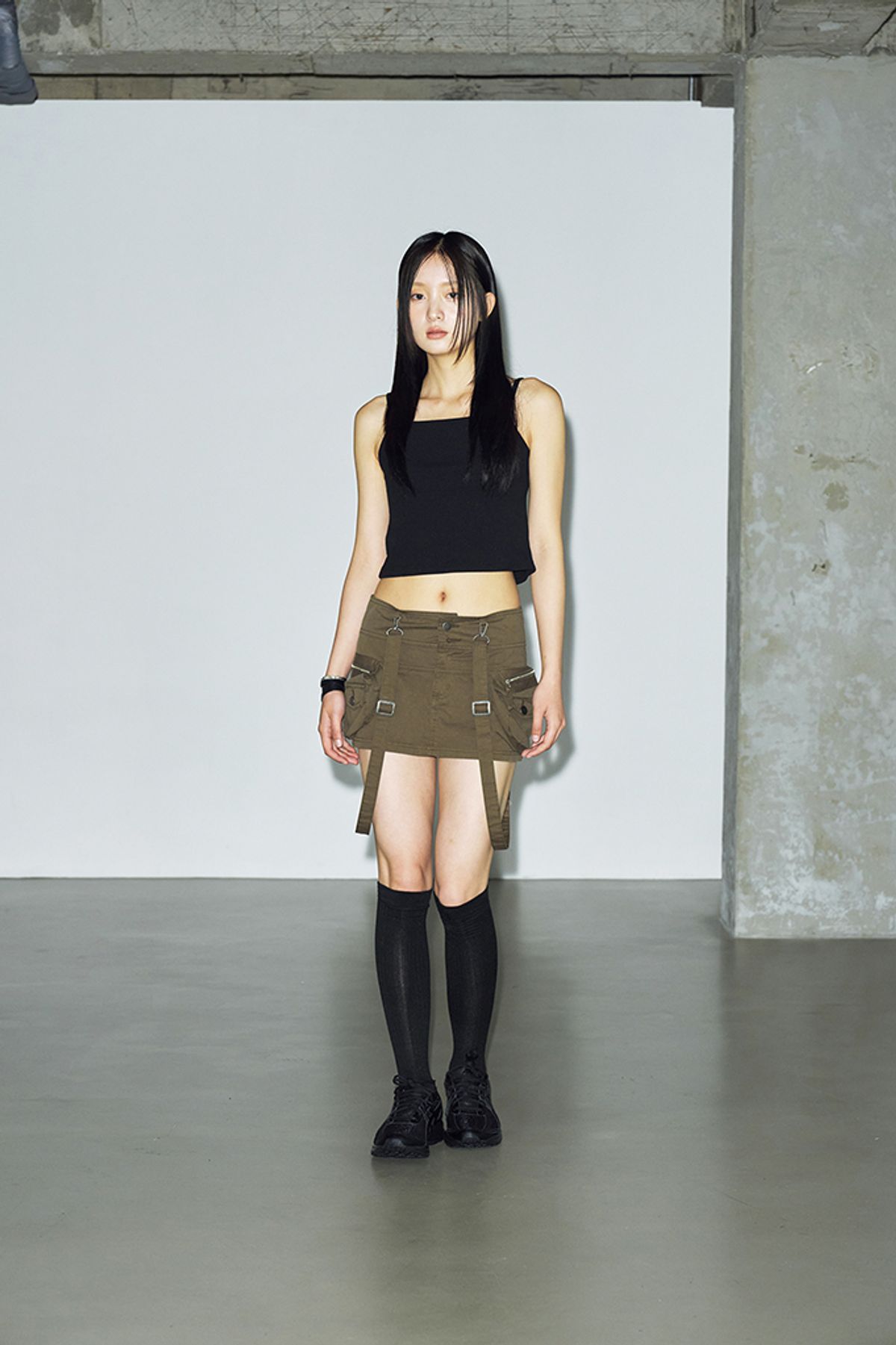 헬레네파리스(HELENE PARIS) 서스펜더 마이크로 스커트 [보아]