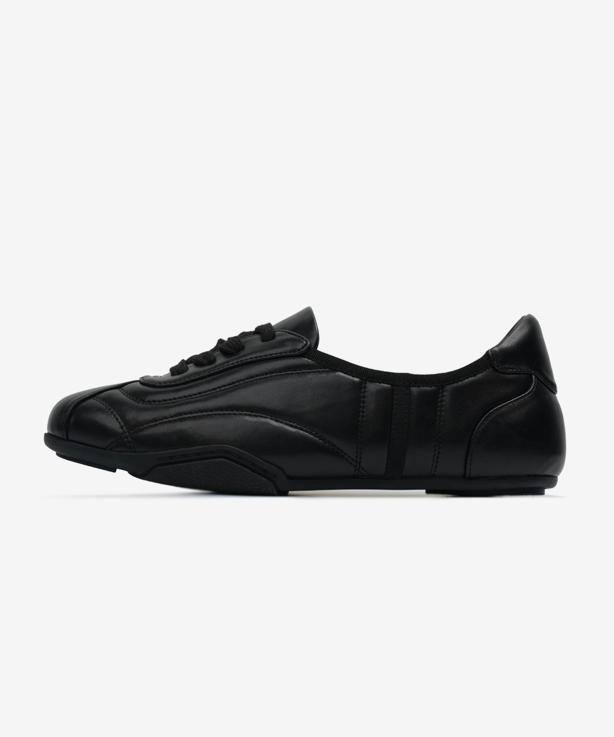 이크닉(IHCNIK) r. 901 whispering sneakers / black