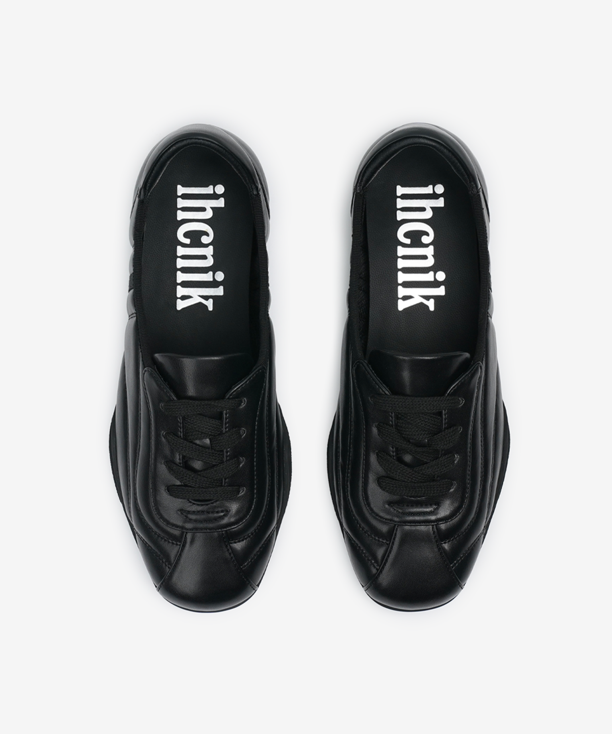 이크닉(IHCNIK) r. 901 whispering sneakers / black