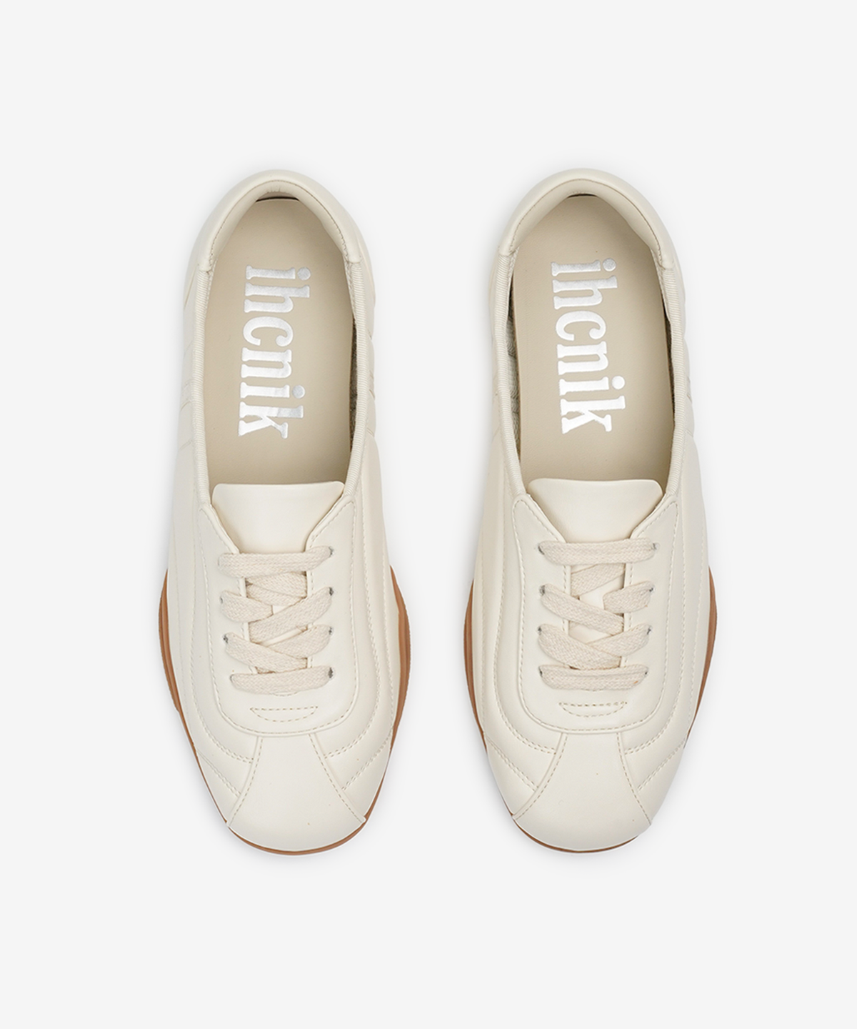 이크닉(IHCNIK) r. 901 whispering sneakers / ivory