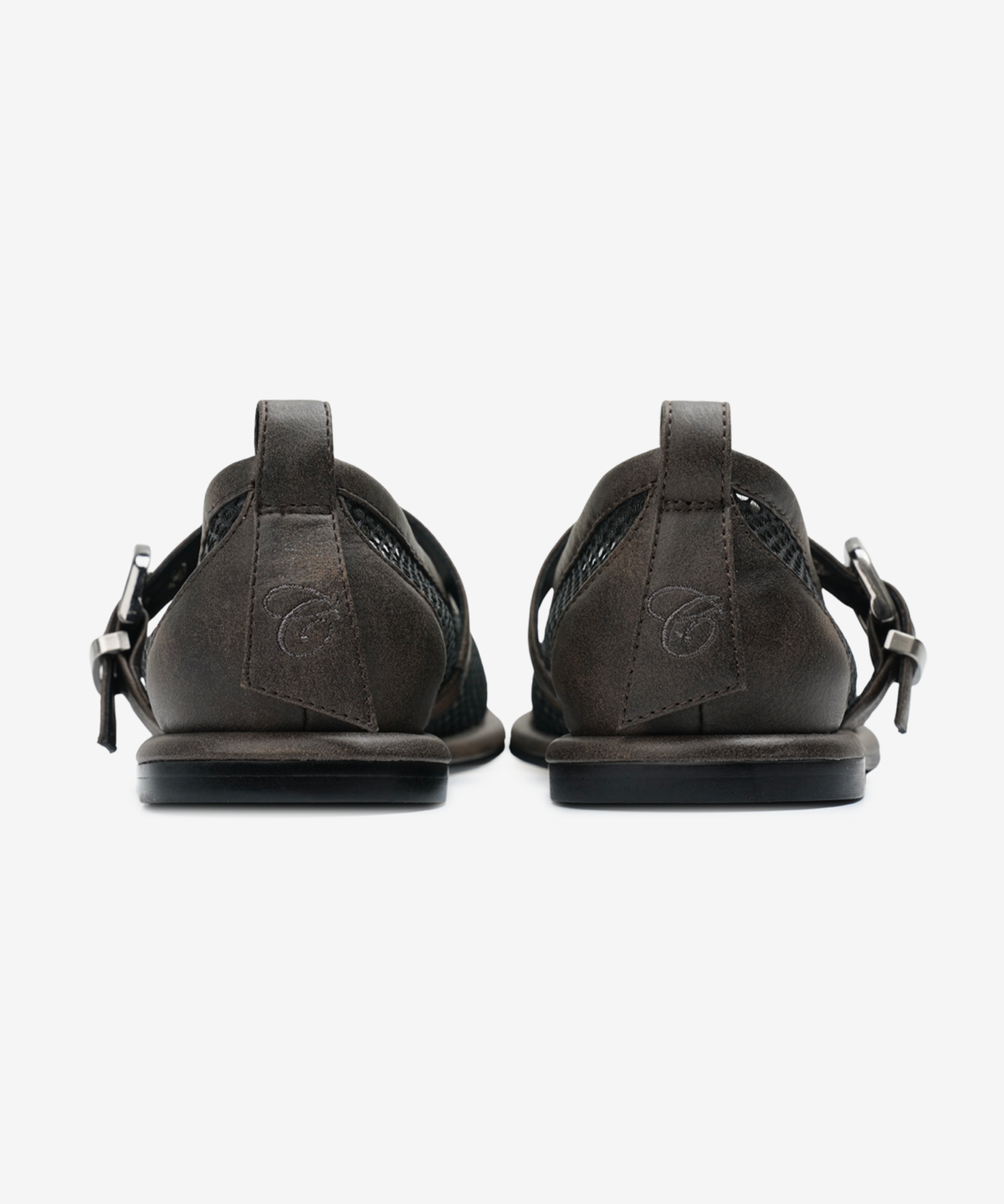 이크닉(IHCNIK) r. 903  mesh buckle flats  /  brown