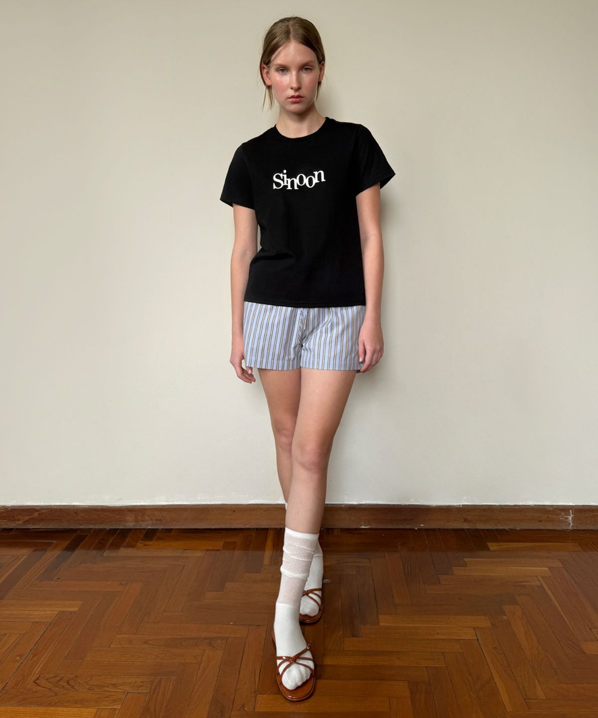 시눈(SINOON) [배우 윤승아 착용] Basic Point Label Shorts (Blue)