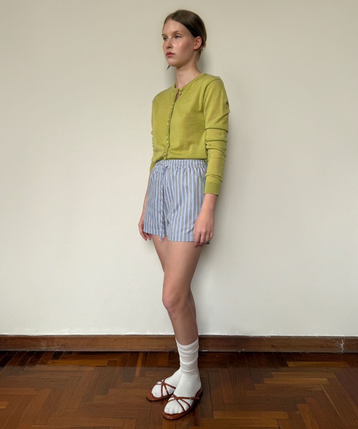 시눈(SINOON) [배우 윤승아 착용] Basic Point Label Shorts (Blue)