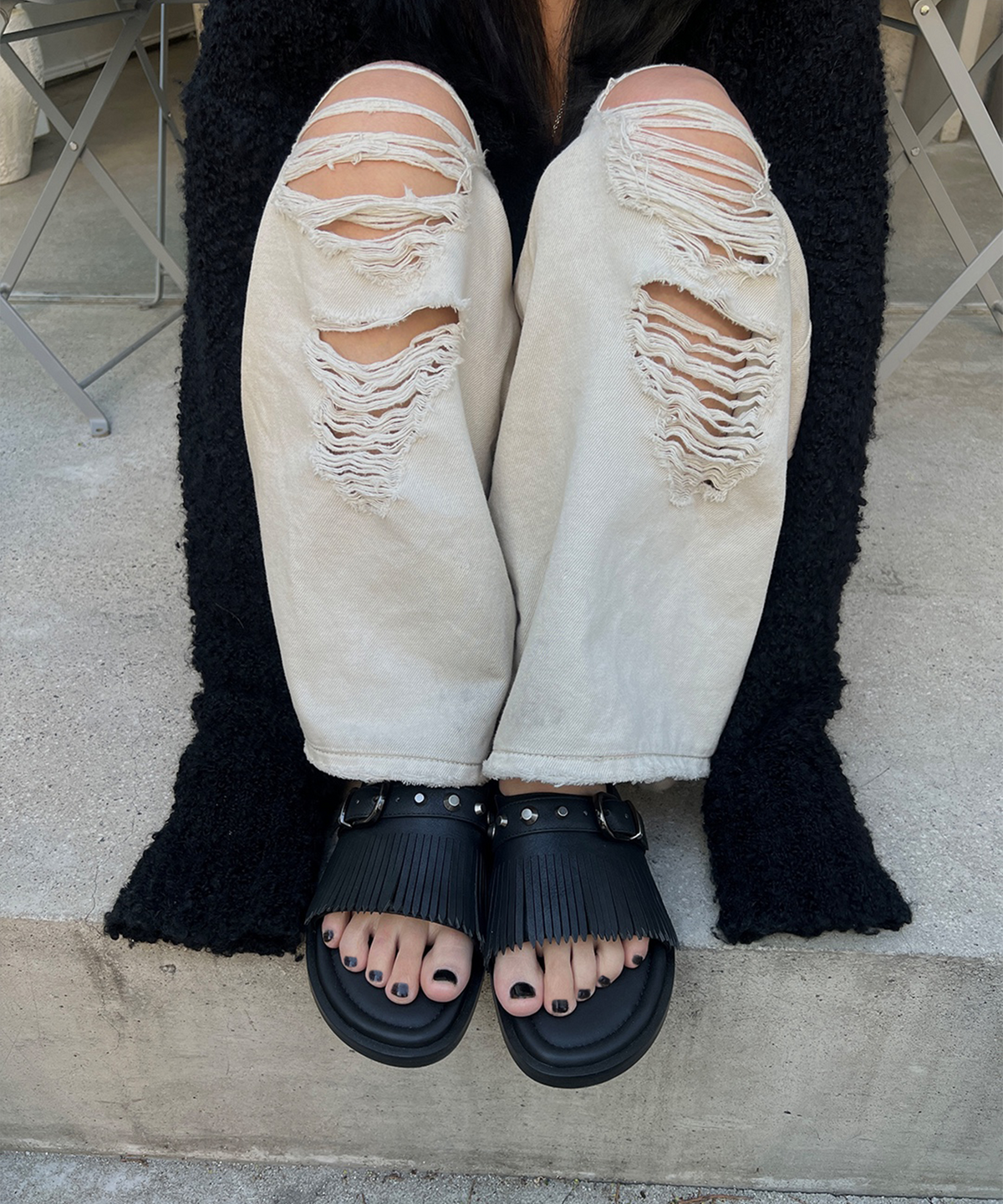 이크닉(IHCNIK) r. 909  tassel stud slides  /  black