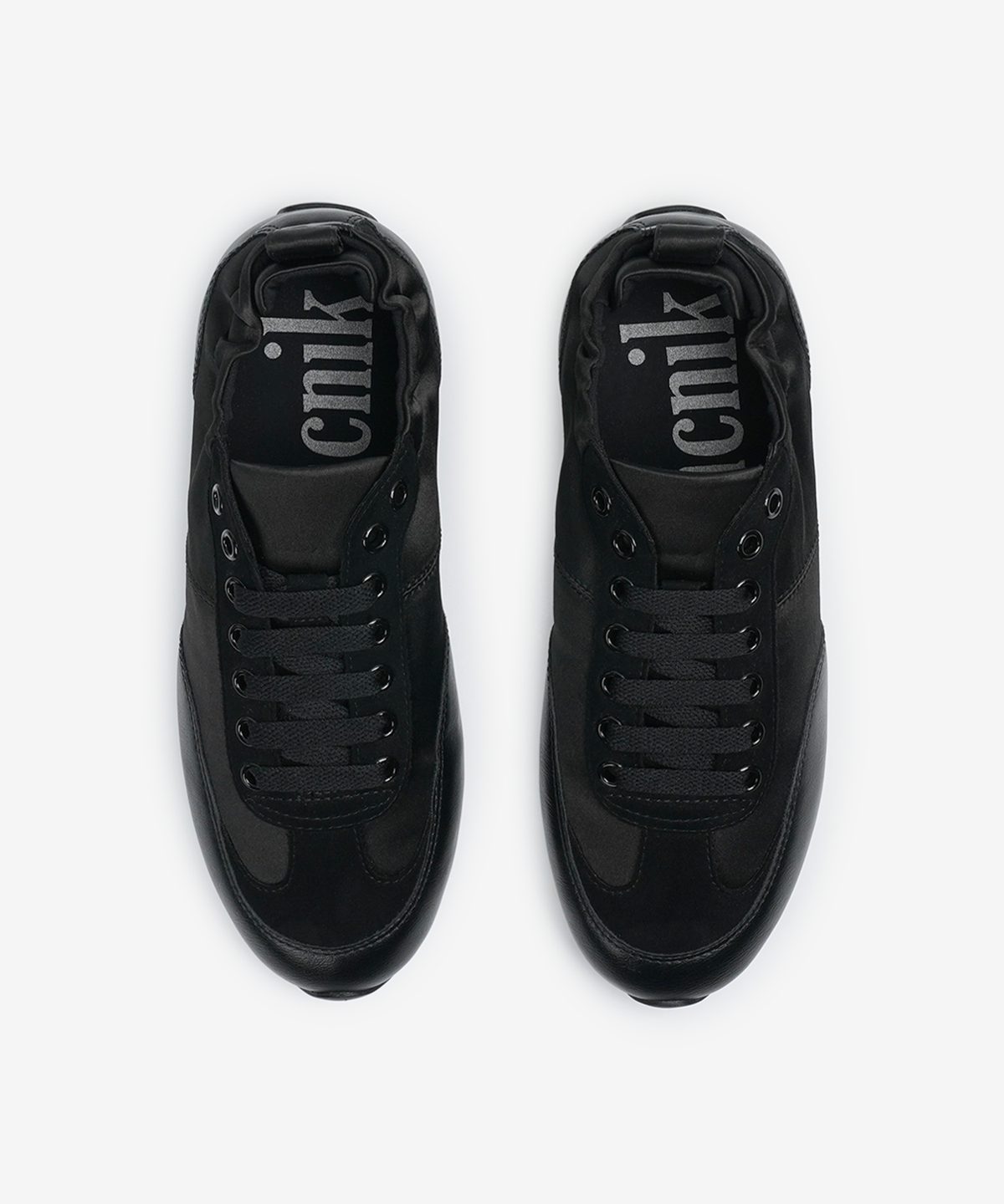 이크닉(IHCNIK) r. 913  three matches sneakers