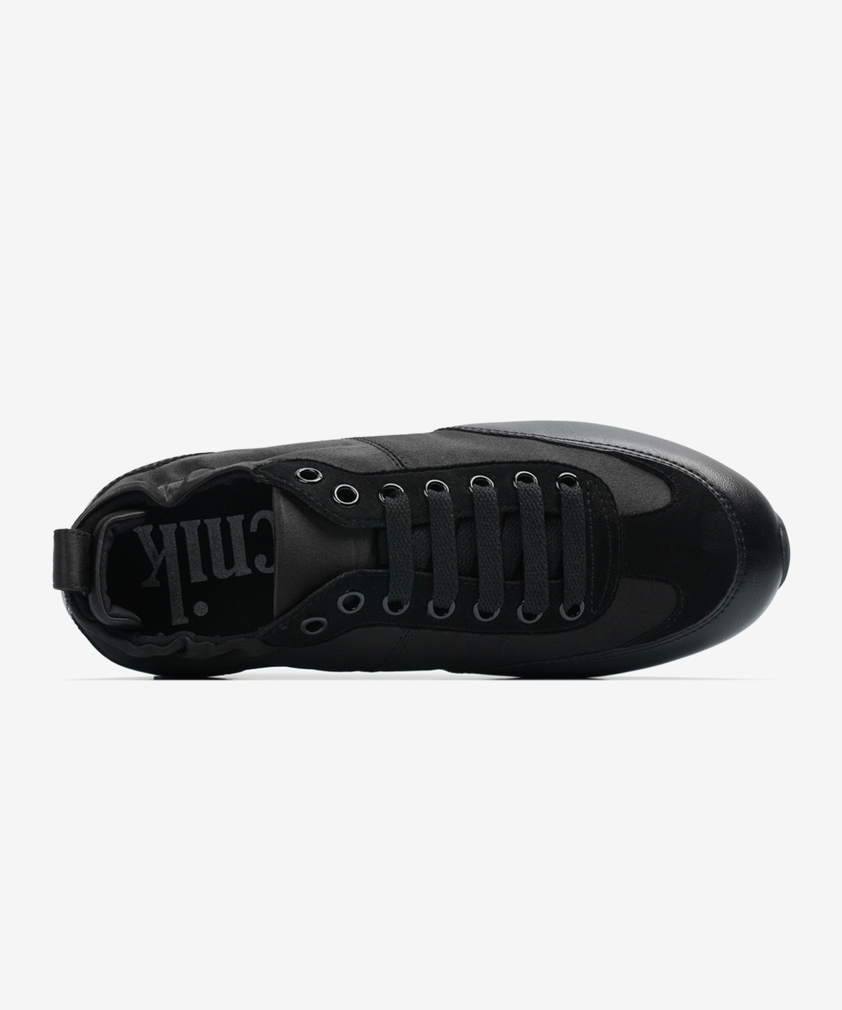 이크닉(IHCNIK) r. 913  three matches sneakers