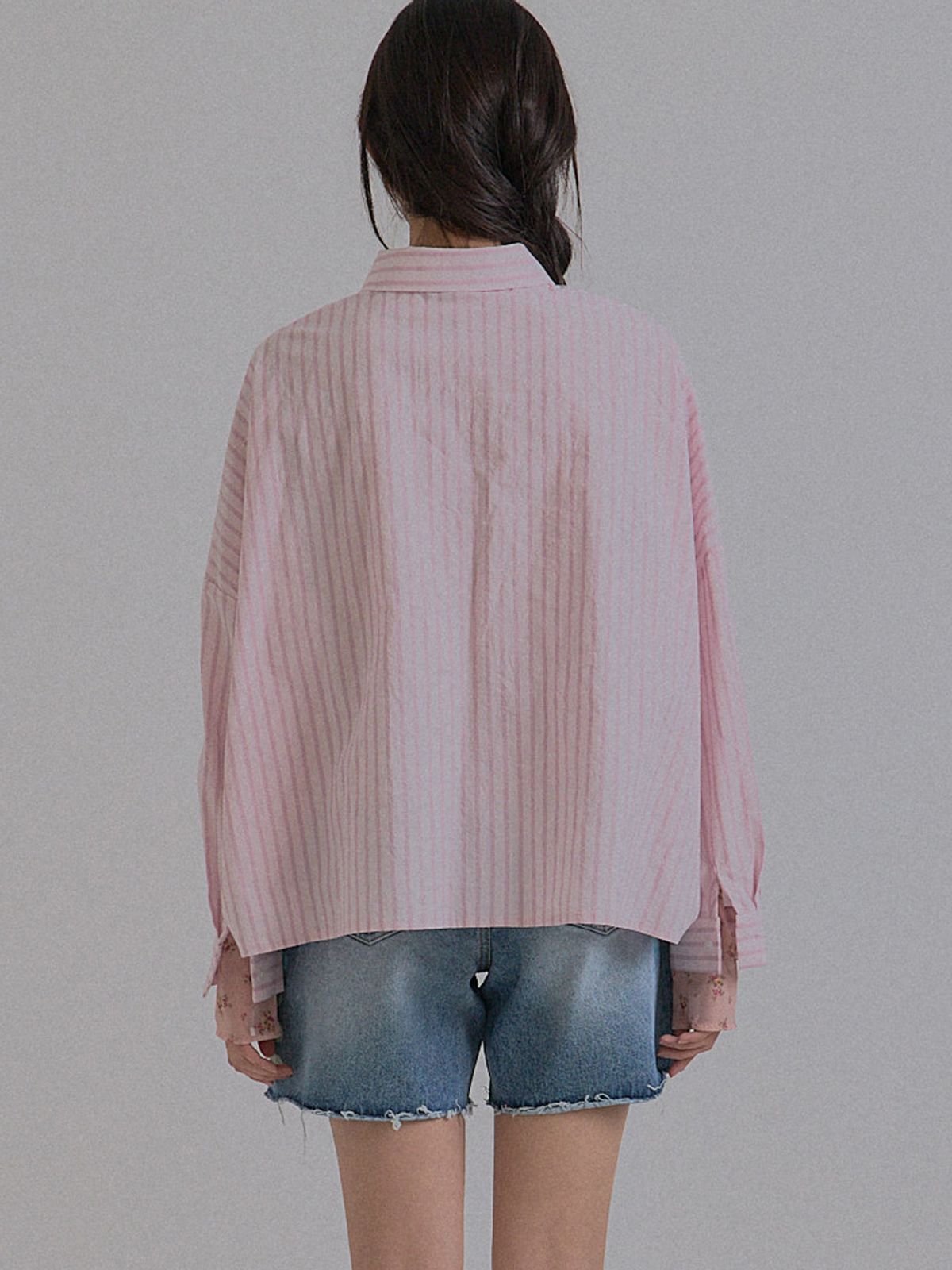 쏘리, 투 머치 러브(SORRY, TOO MUCH LOVE) Pinstripe Relaxed Drop Shoulder_Pink