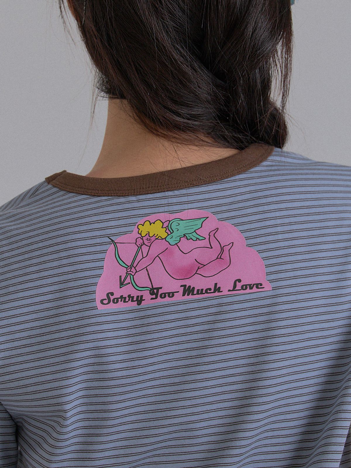 쏘리, 투 머치 러브(SORRY, TOO MUCH LOVE) Angel Stripe Neck Combo T-shirt_Blue