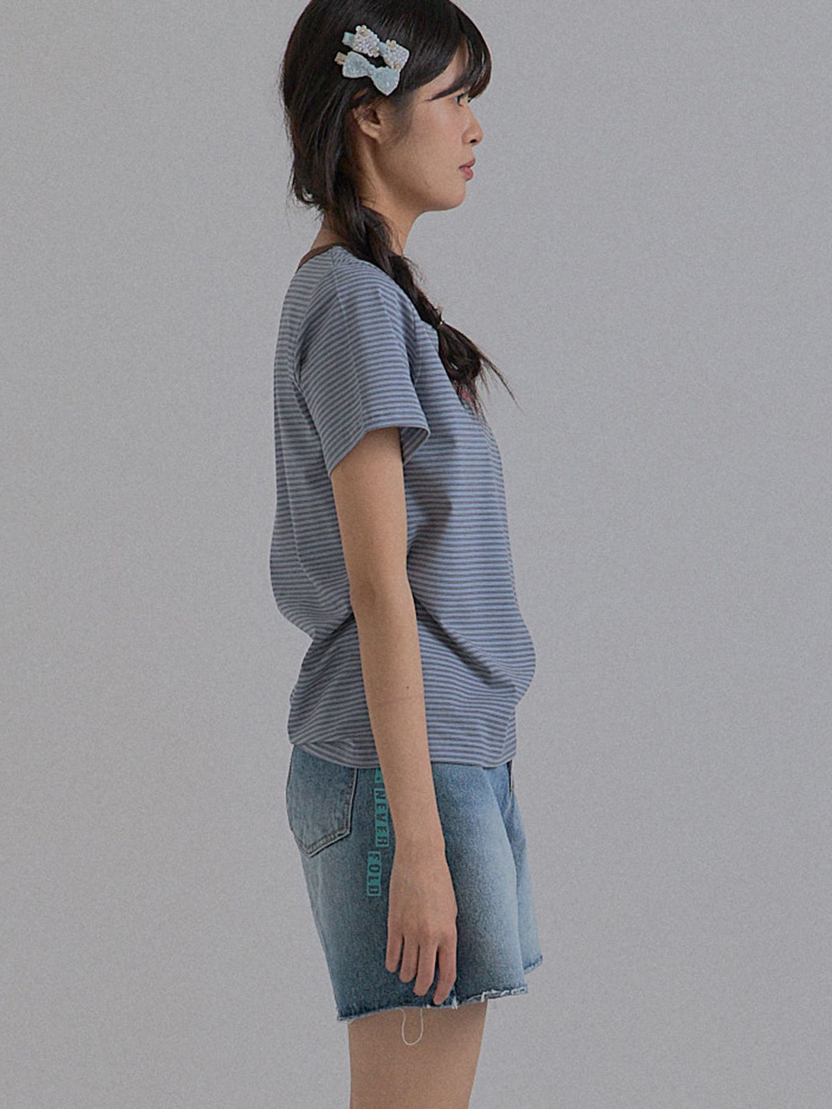 쏘리, 투 머치 러브(SORRY, TOO MUCH LOVE) Angel Stripe Neck Combo T-shirt_Blue